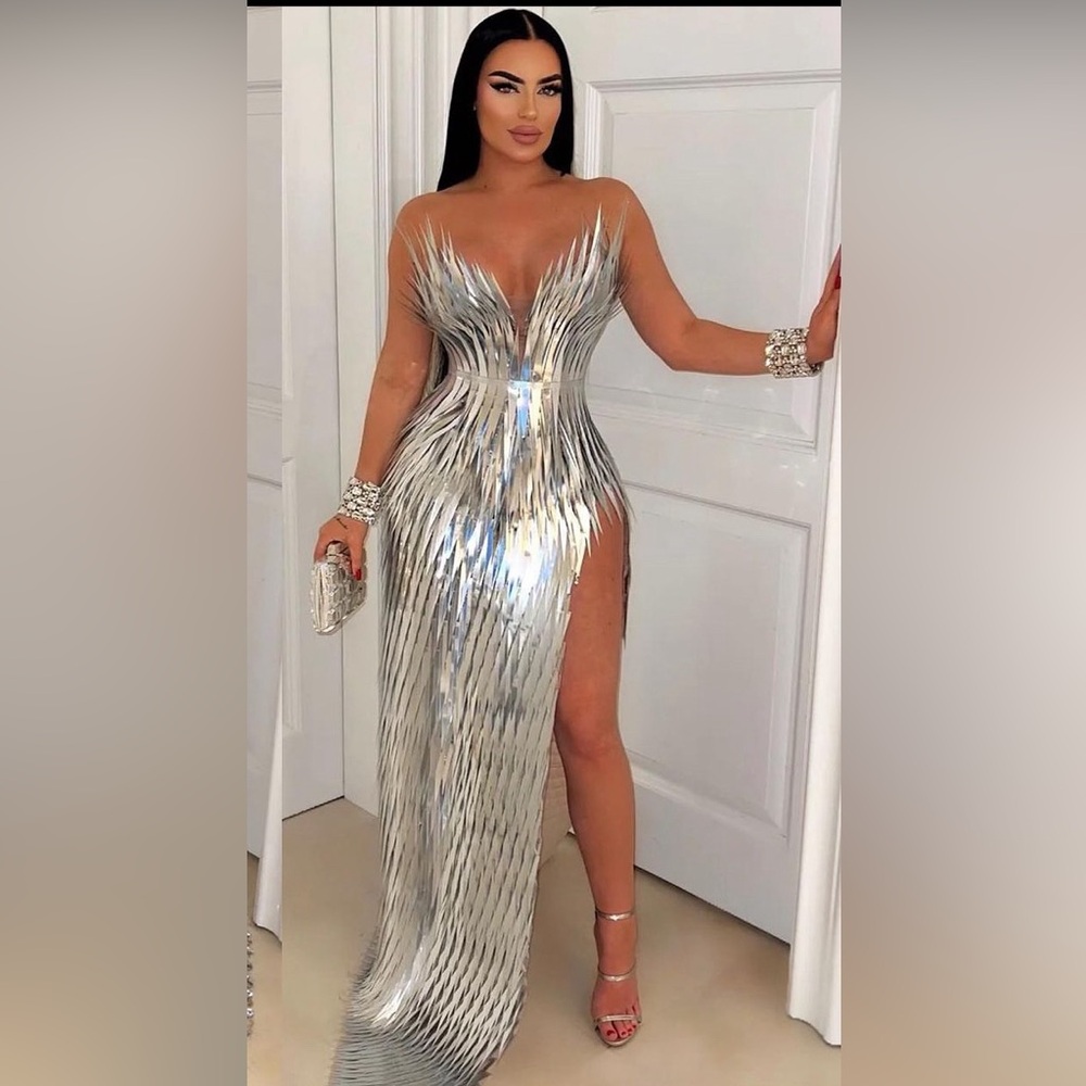 Cute birthday dress or nice event dress for sale fits small